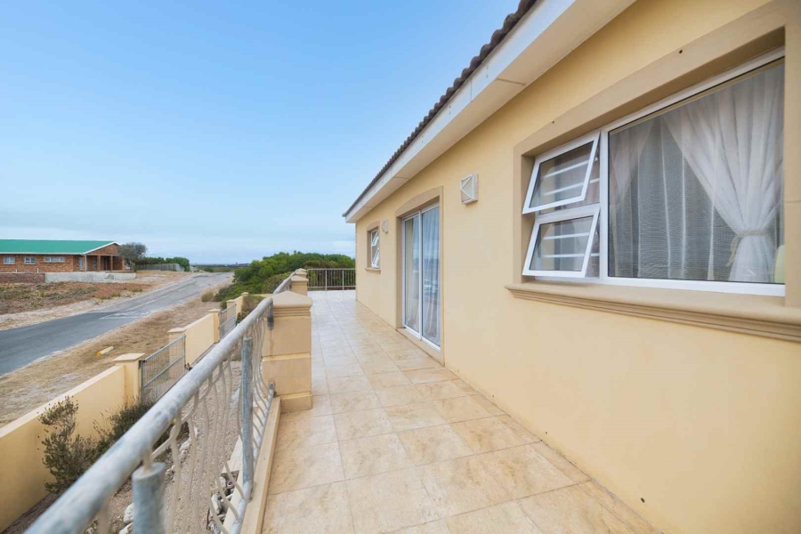 4 Bedroom Property for Sale in Pearly Beach Western Cape